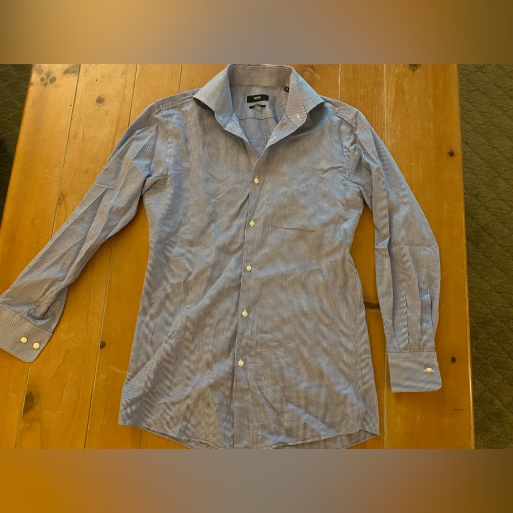 Hugo Boss Sharp Fit Dress Shirt in Small Navy Plaid Pattern. Size 15, 34/35